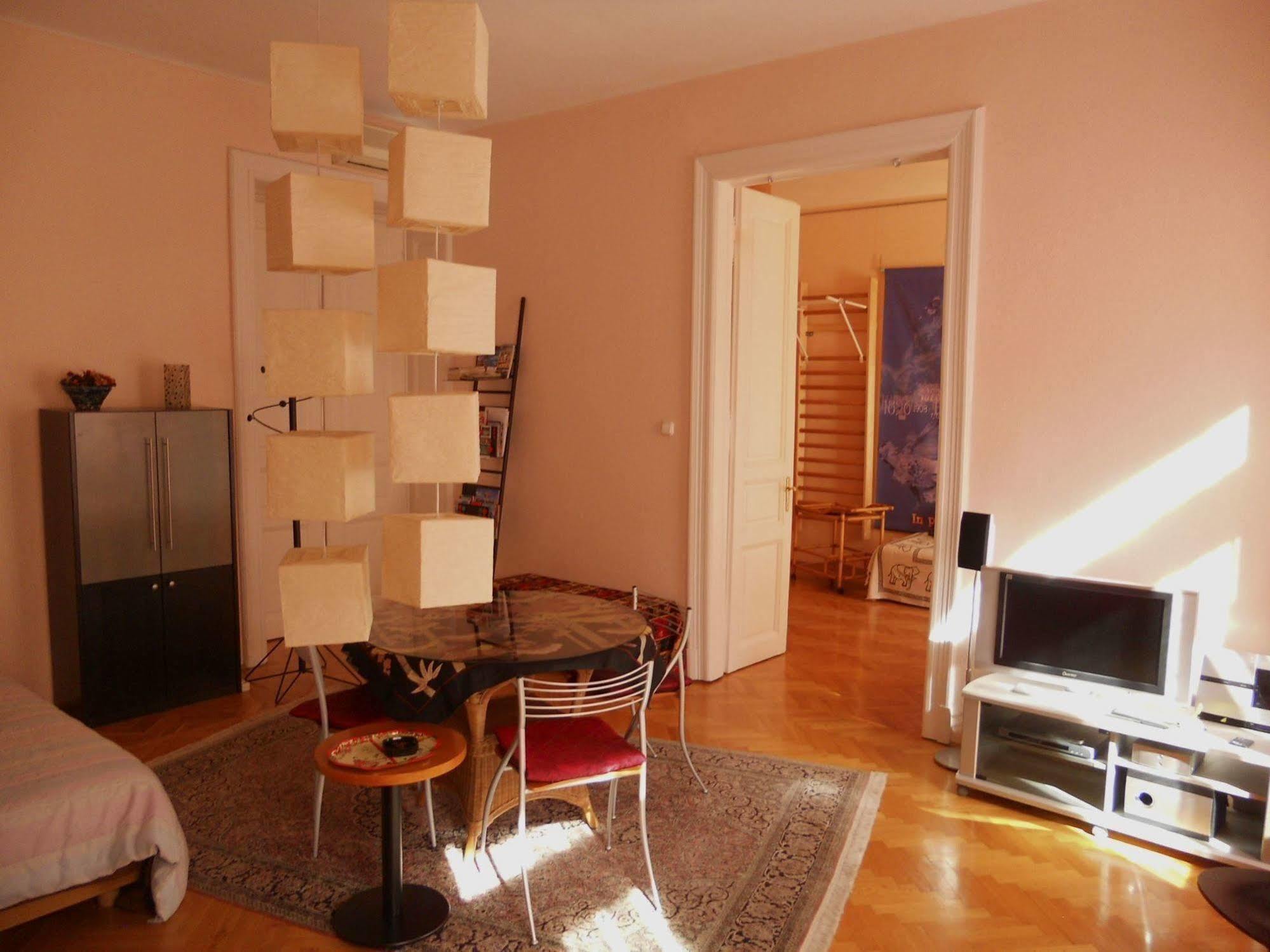 Edith'S Place In בודפשט מראה חיצוני תמונה